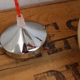 Space age suspension in opaline