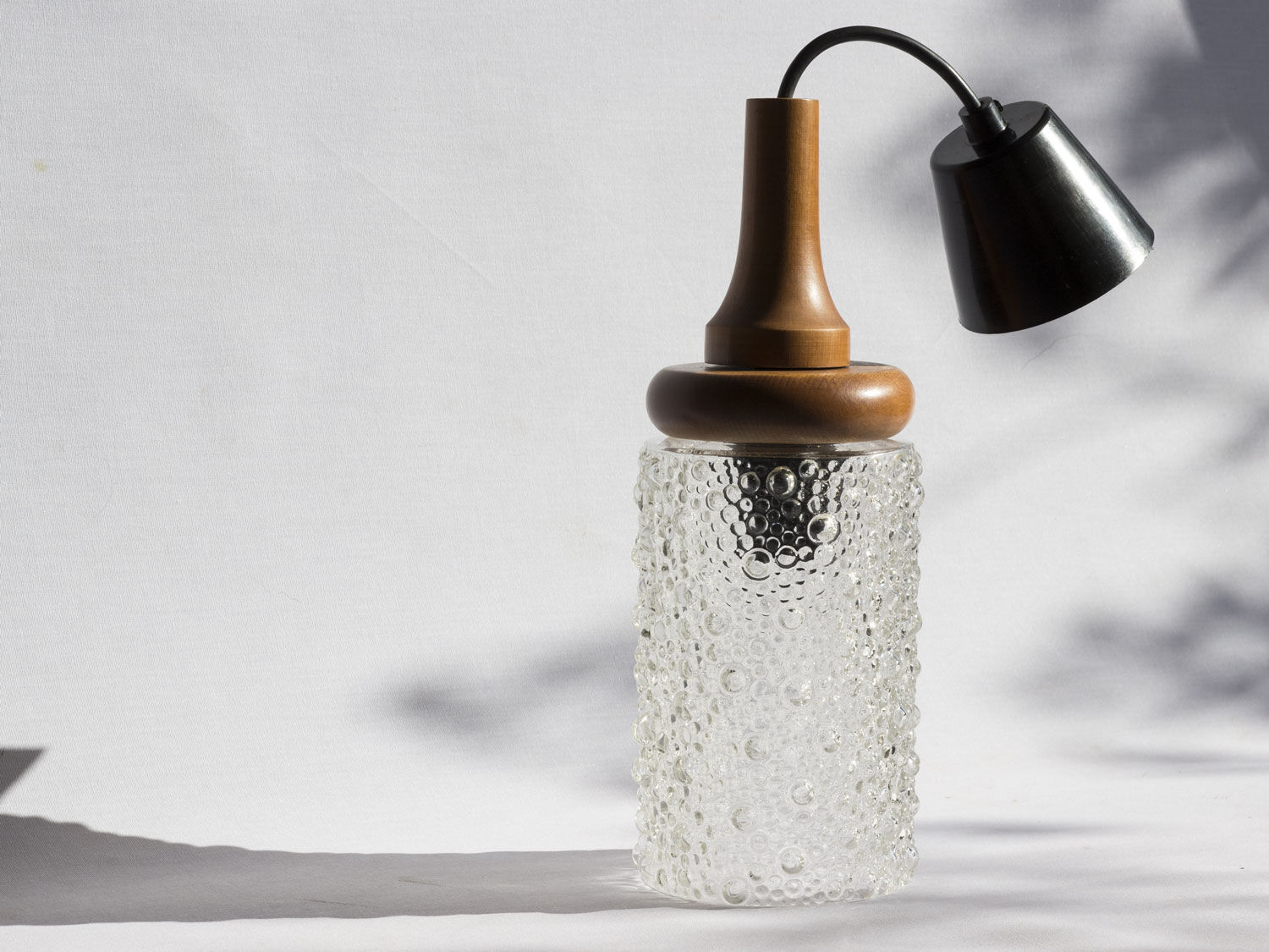 Bubbled glass hanging lamp