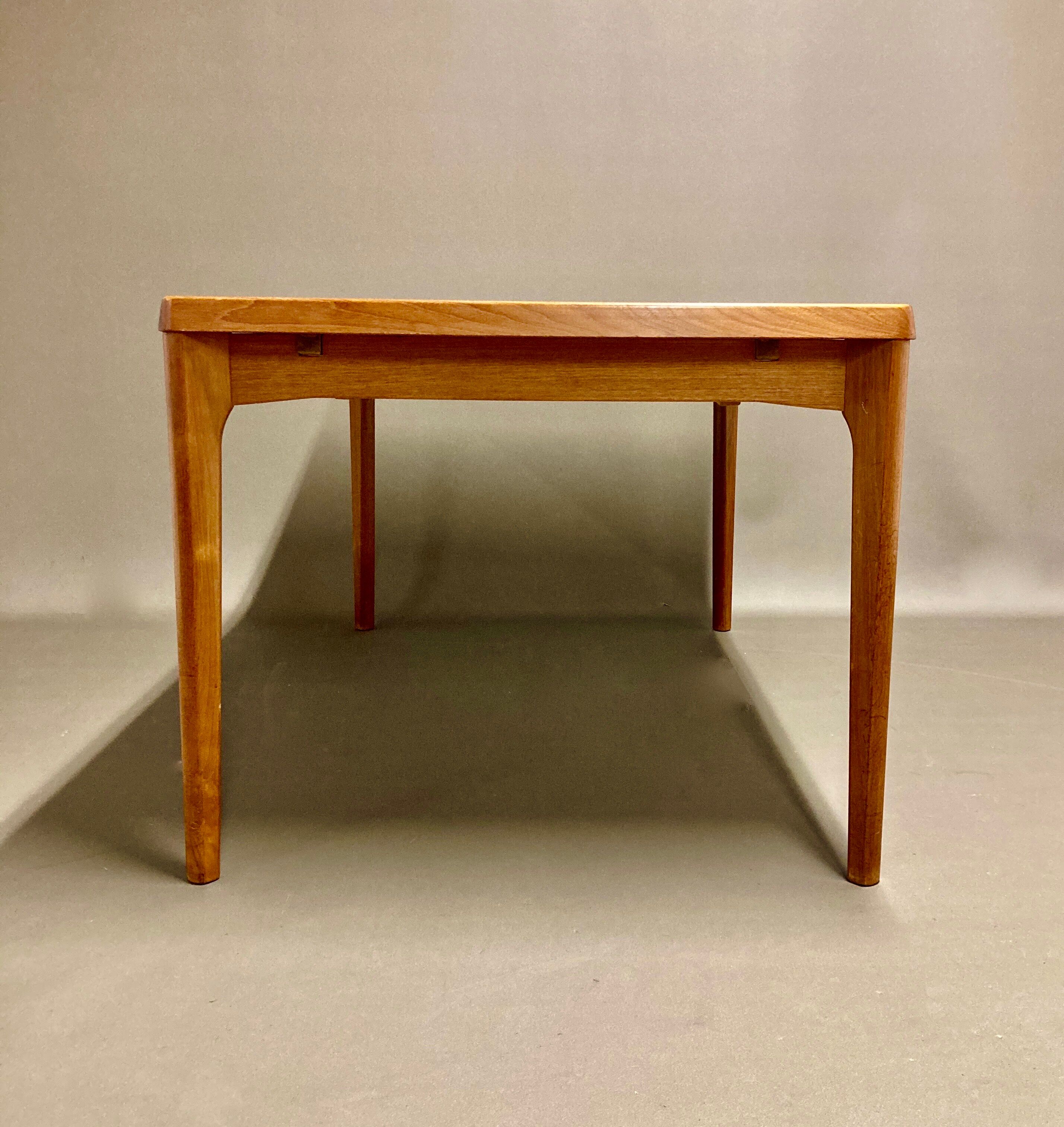 Set table and chairs Scandinavian design 1950.