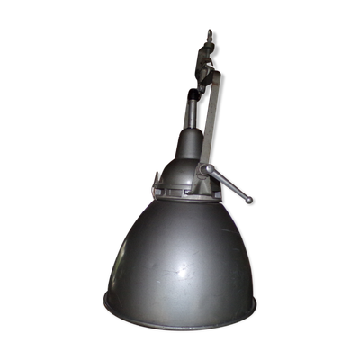Suspension lampe industrielle d’atelier