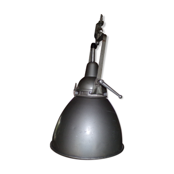 Industrial workshop lamp suspension