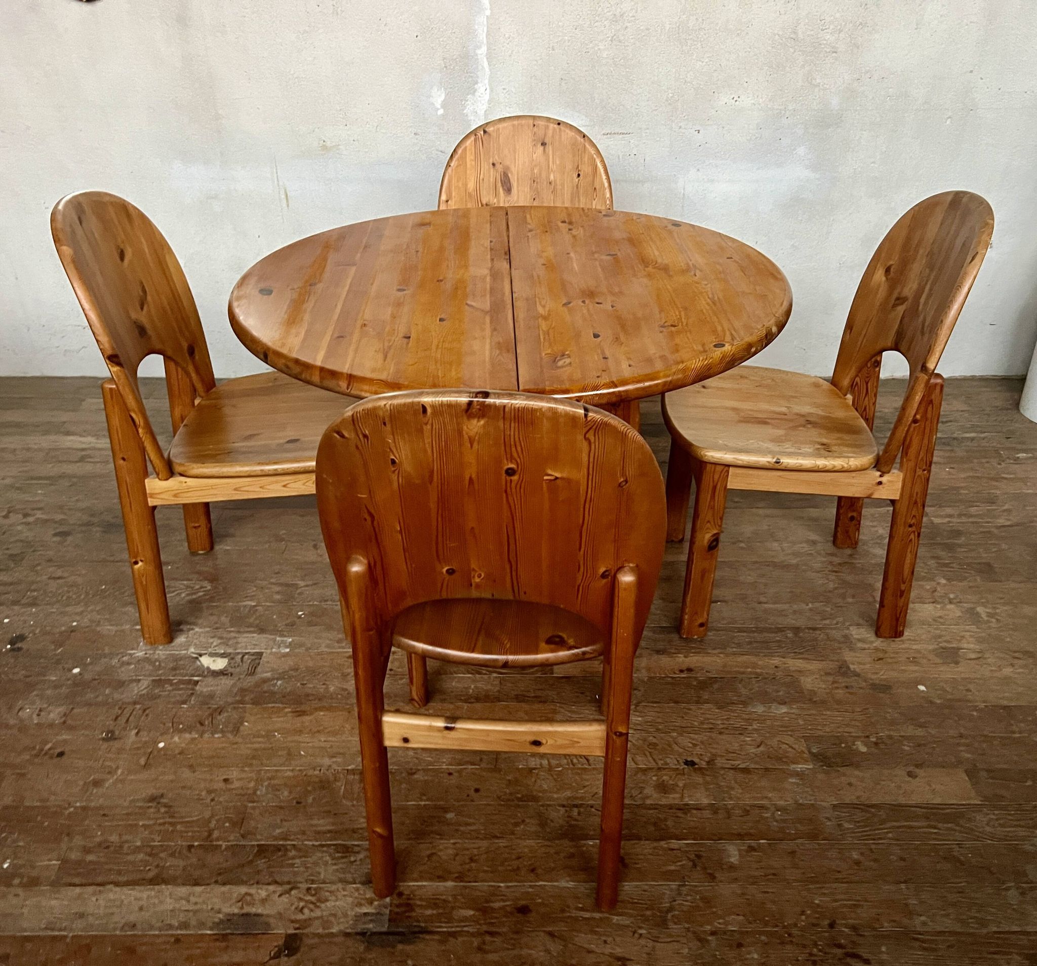 Large Scandinavian pine table - 6 chairs