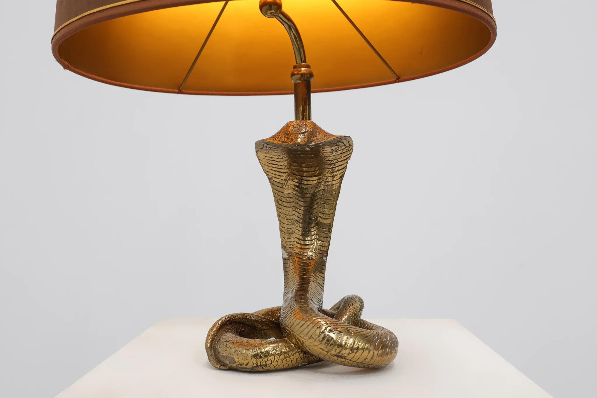 Hollywood Regency Brass Cobra Table Lamp with Brown Shade, France, 1970s