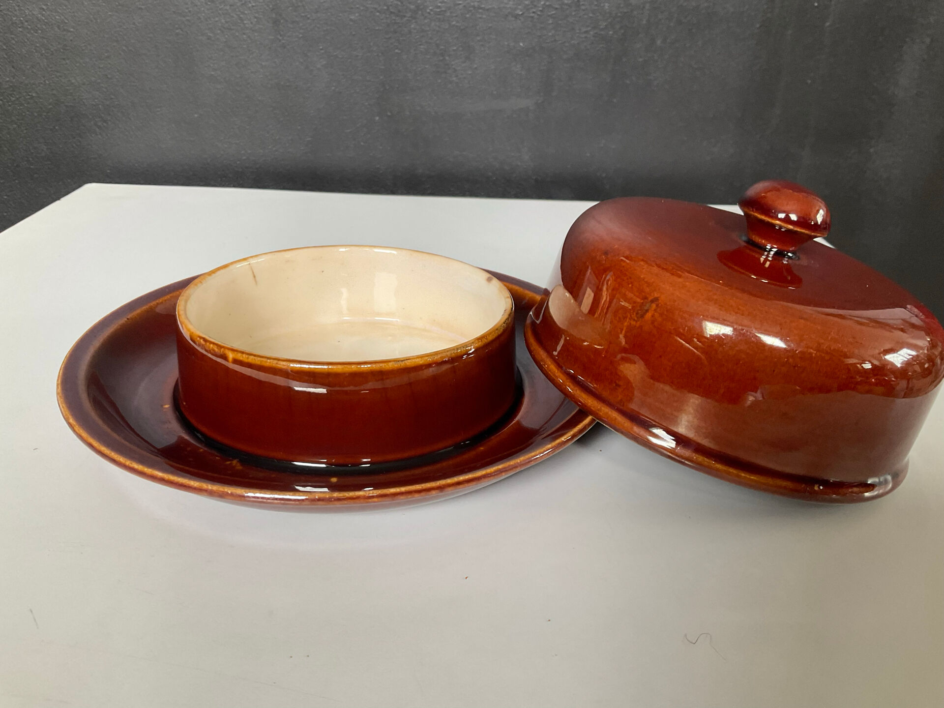 Beurrier à cloche vintage en céramique 