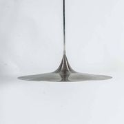 Suspension acier inoxydable par Harco Loor