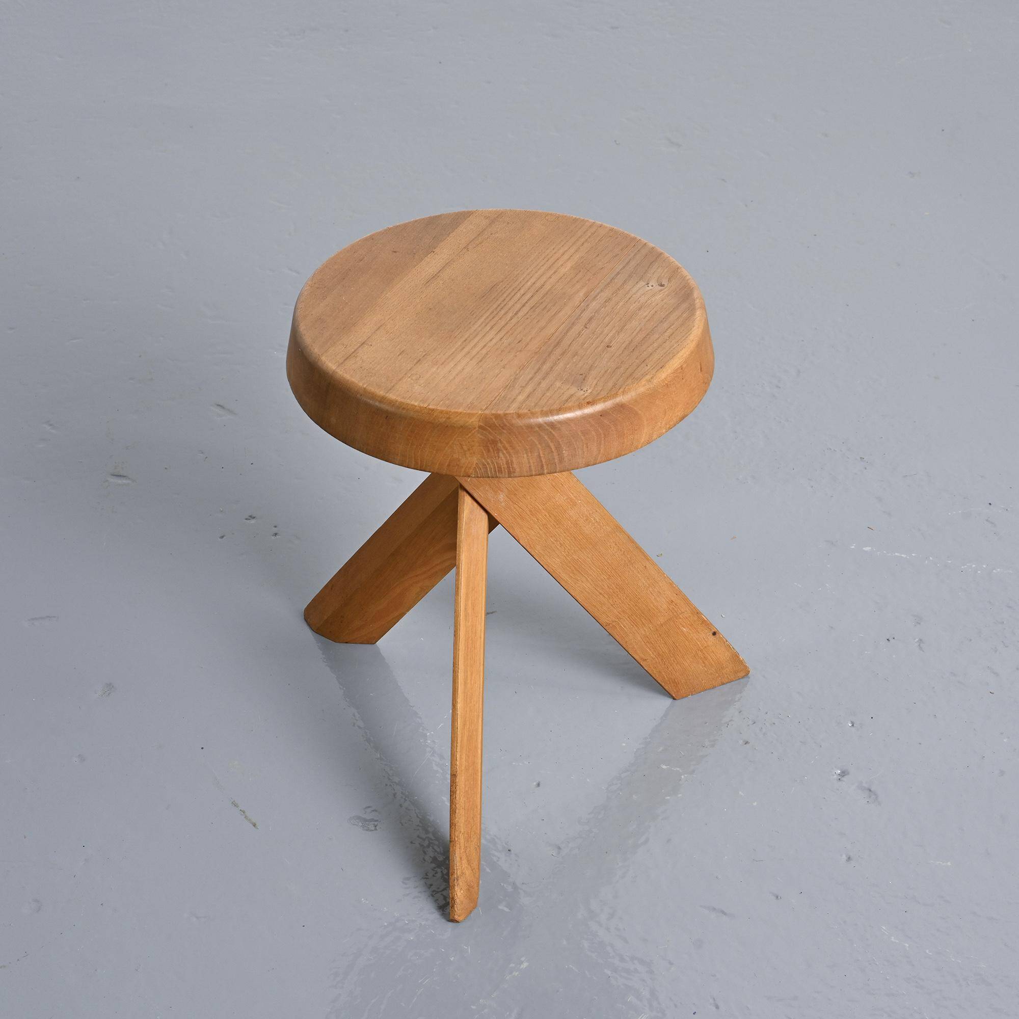 Original S31 stool in solid elm by Pierre Chapo, circa 1980.