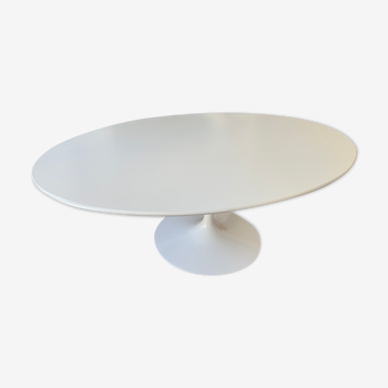 Eero Saarinen oval coffee table for Knoll