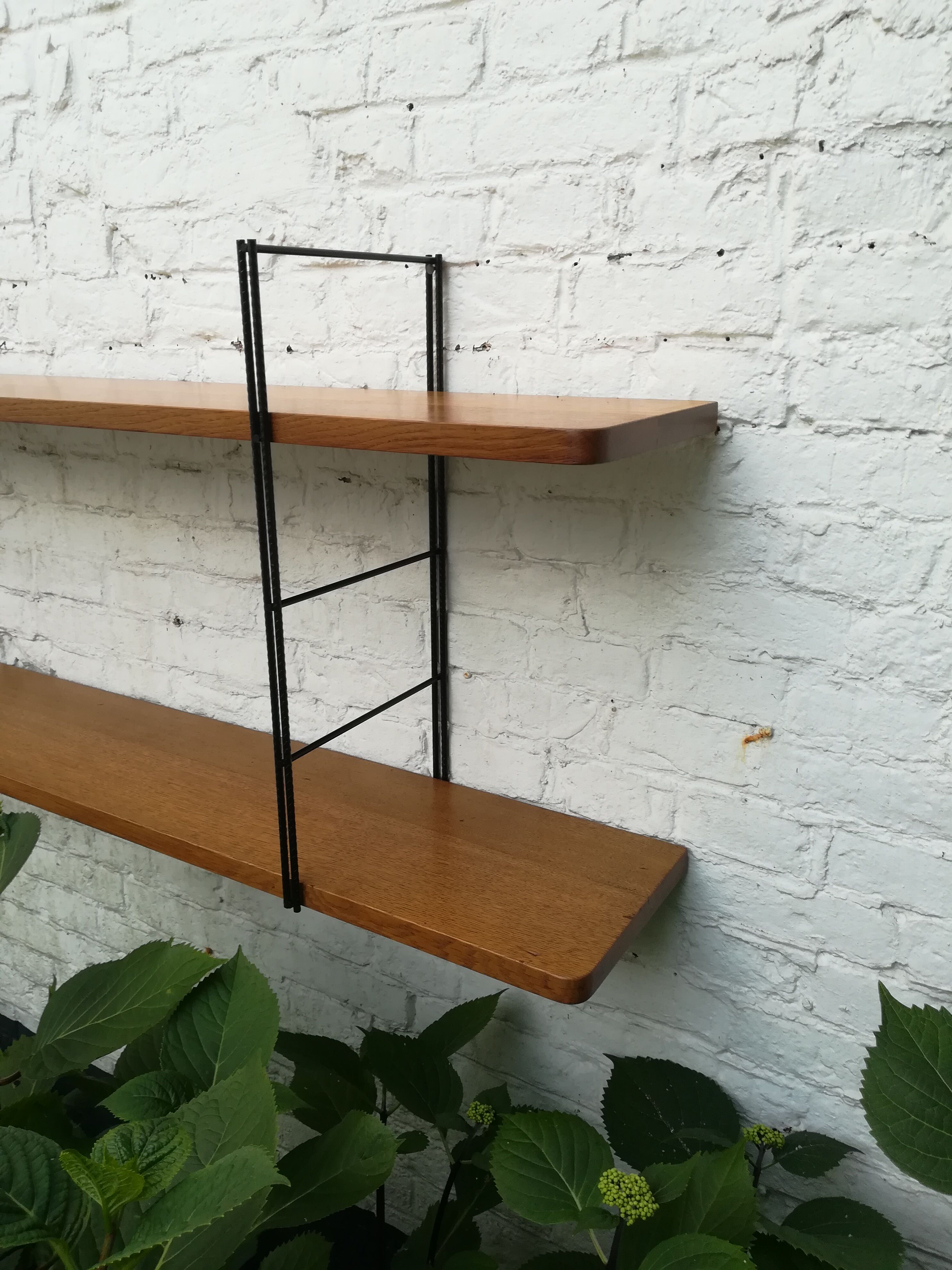 Wall shelf