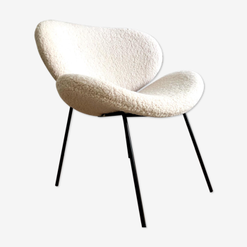 Contemporary design armchair in sheepskin