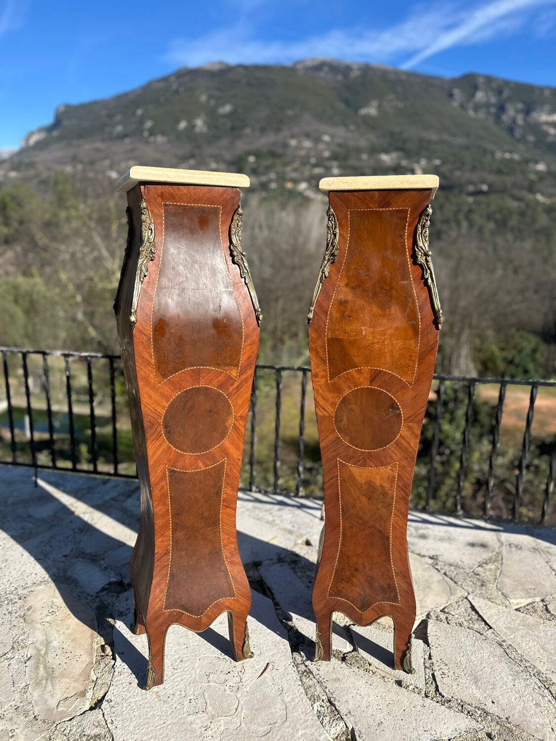 Pair of sleeves or columns in marquetry in the Louis XV style.