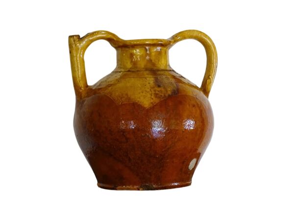 Pichet ou orjol ancien en faïence française à glaçure jaune