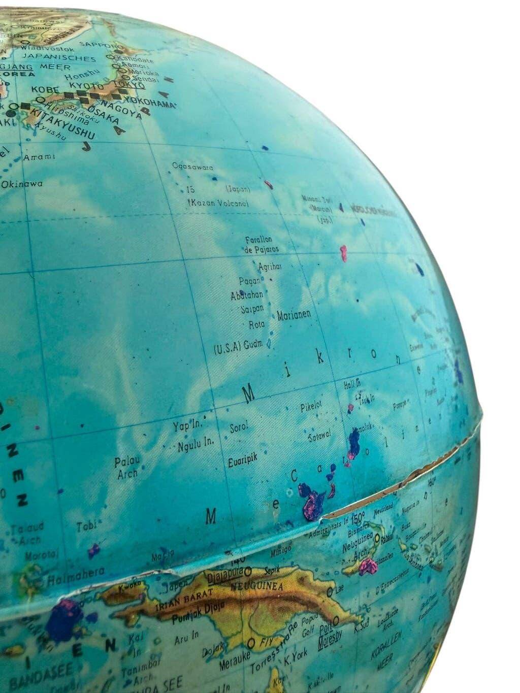 Small vintage globe / globe / decoration