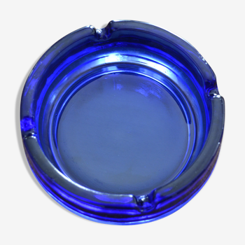 Cendrier en verre bleu