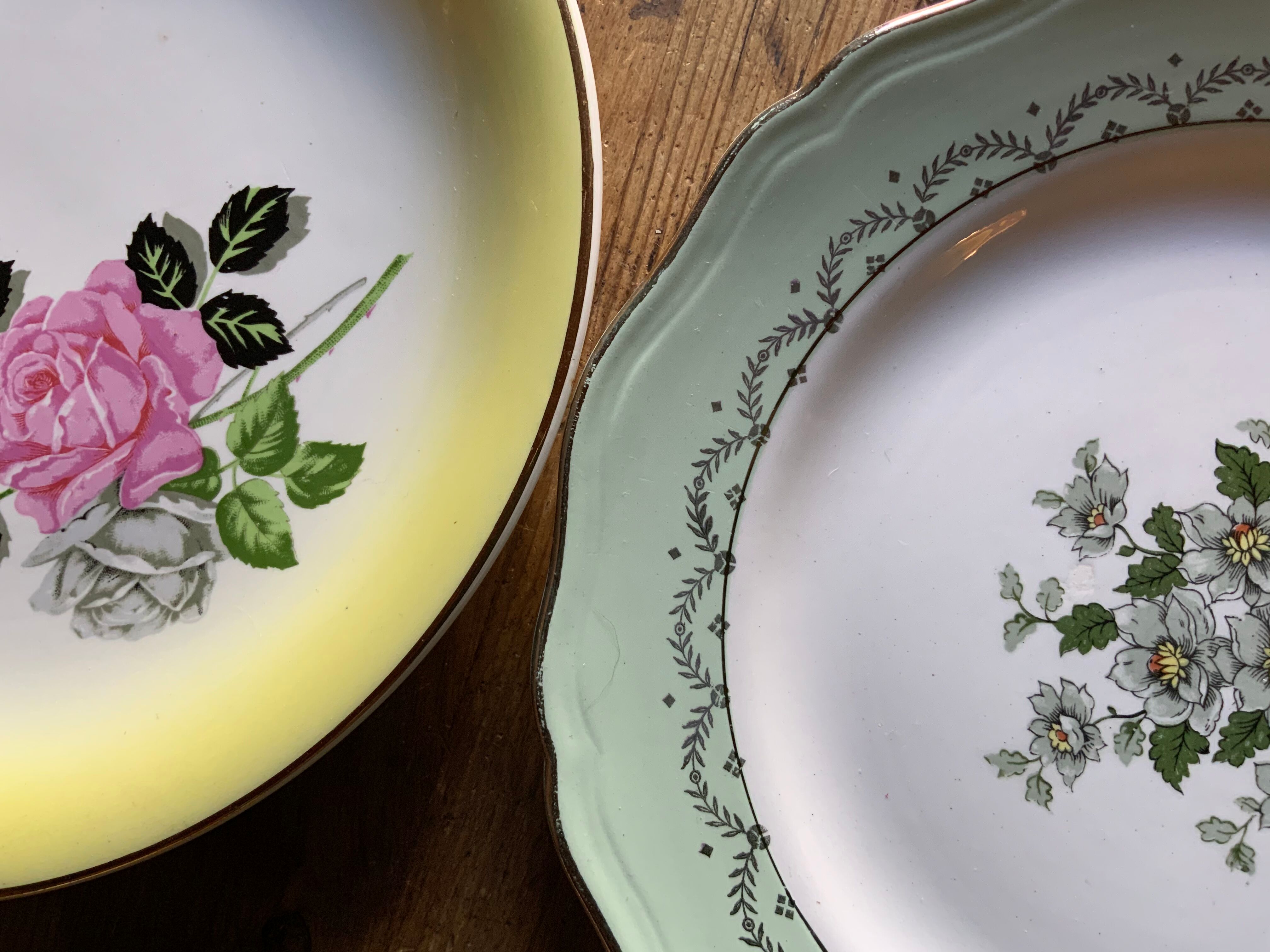 6 vintage flat plates