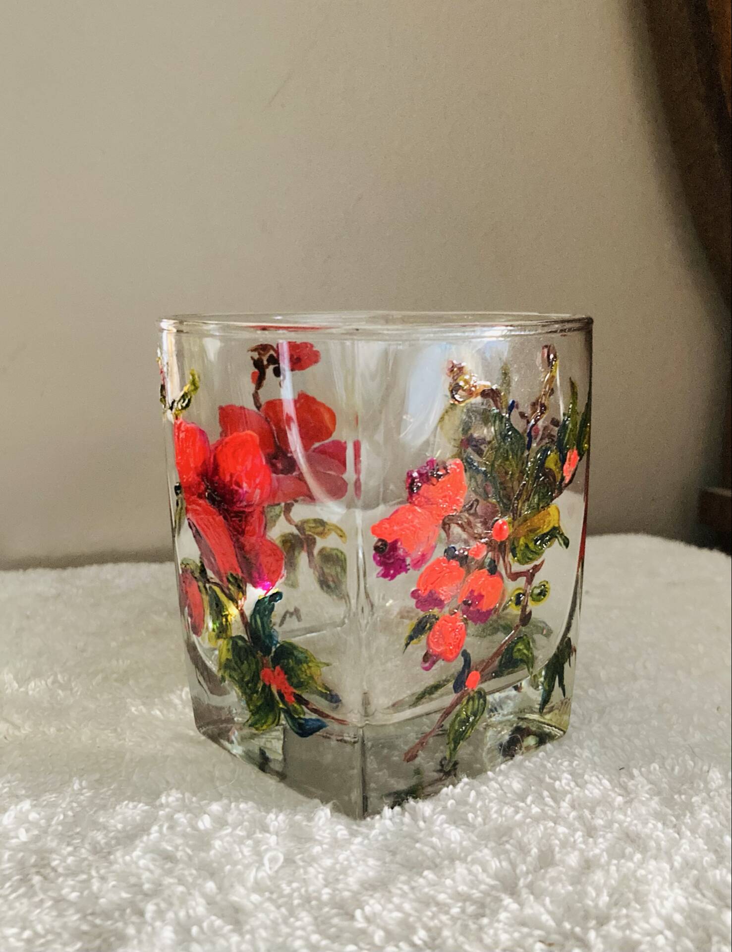 Unique whisky glass with a poppy design, handmade and signed by M.B.