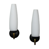 Paire d'appliques murales laiton métal noir verre opaline blanche 1960