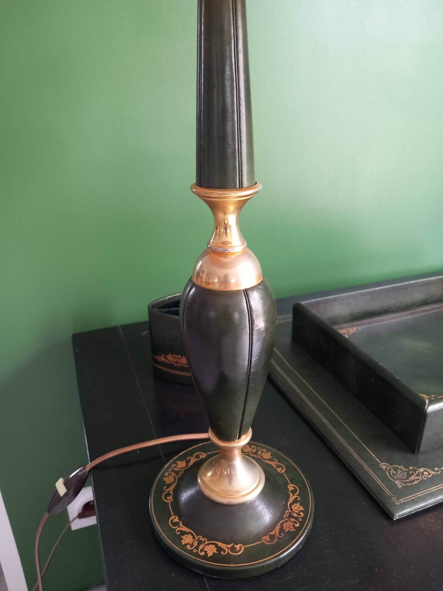 Lamp with accessories