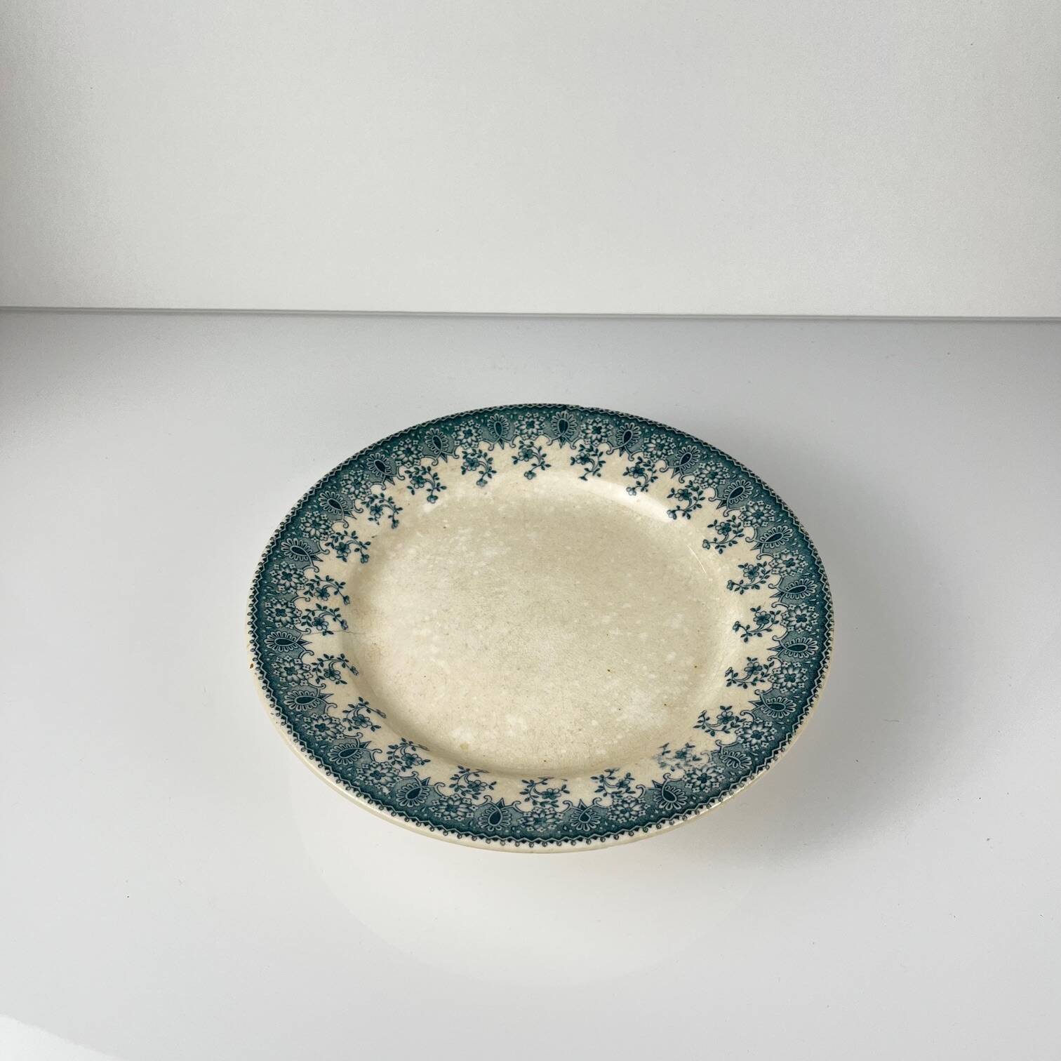Low fruit bowl in blue iron earth, Jules Etienne, Paris, 19th century.