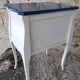 Commode trois tiroirs Louis XV patinée blanche et bleue