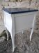 Commode trois tiroirs Louis XV patinée blanche et bleue