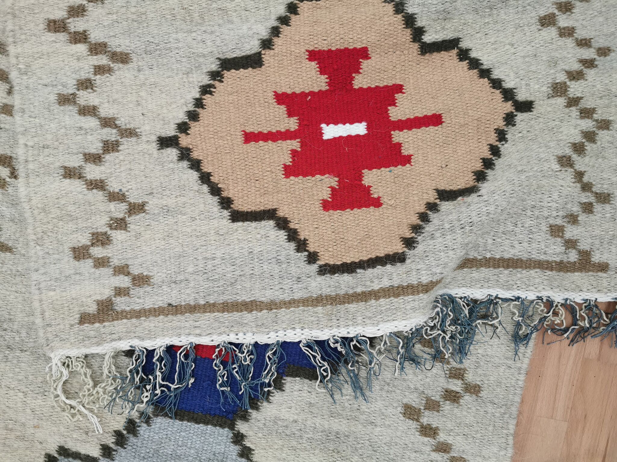 Double-sided handmade wool carpet