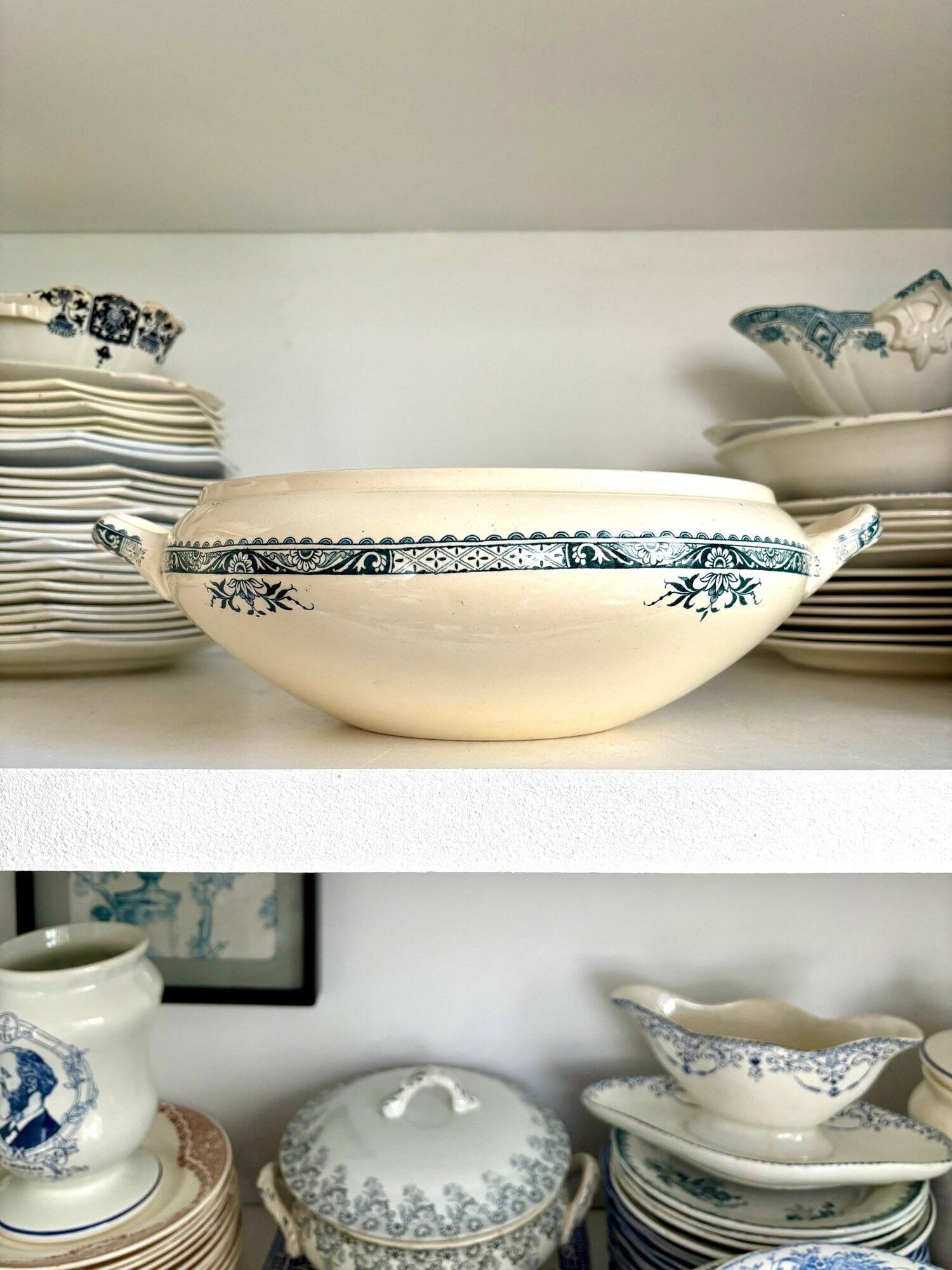 Longchamp eared salad bowl in iron terracotta, "Lily" service