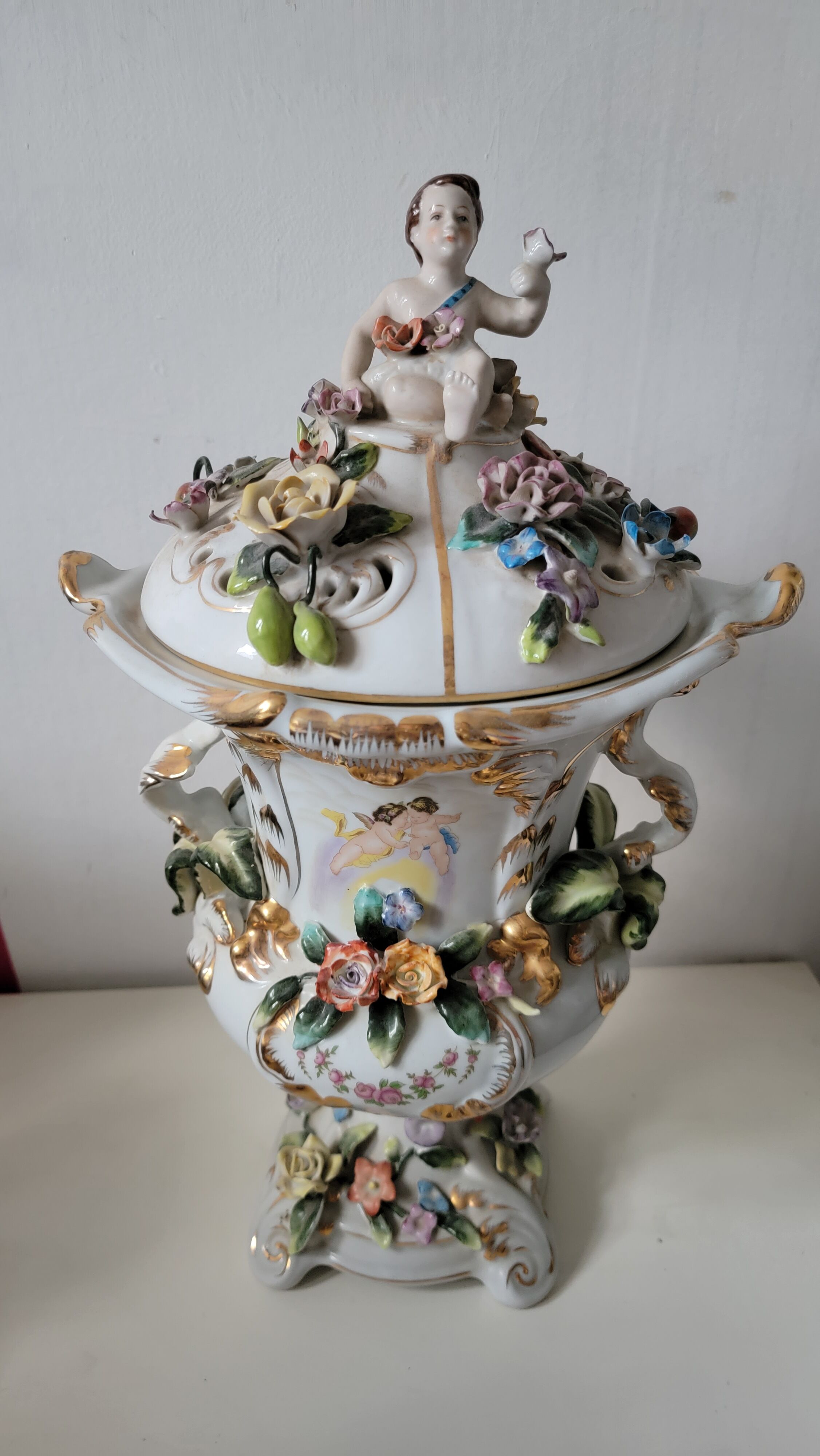 Rococo vase with lid