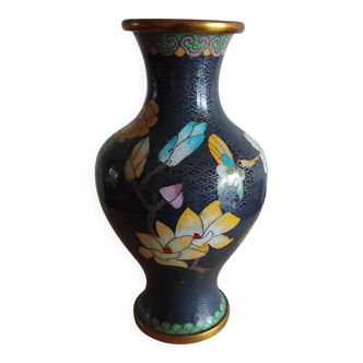 Chinese enamel vase