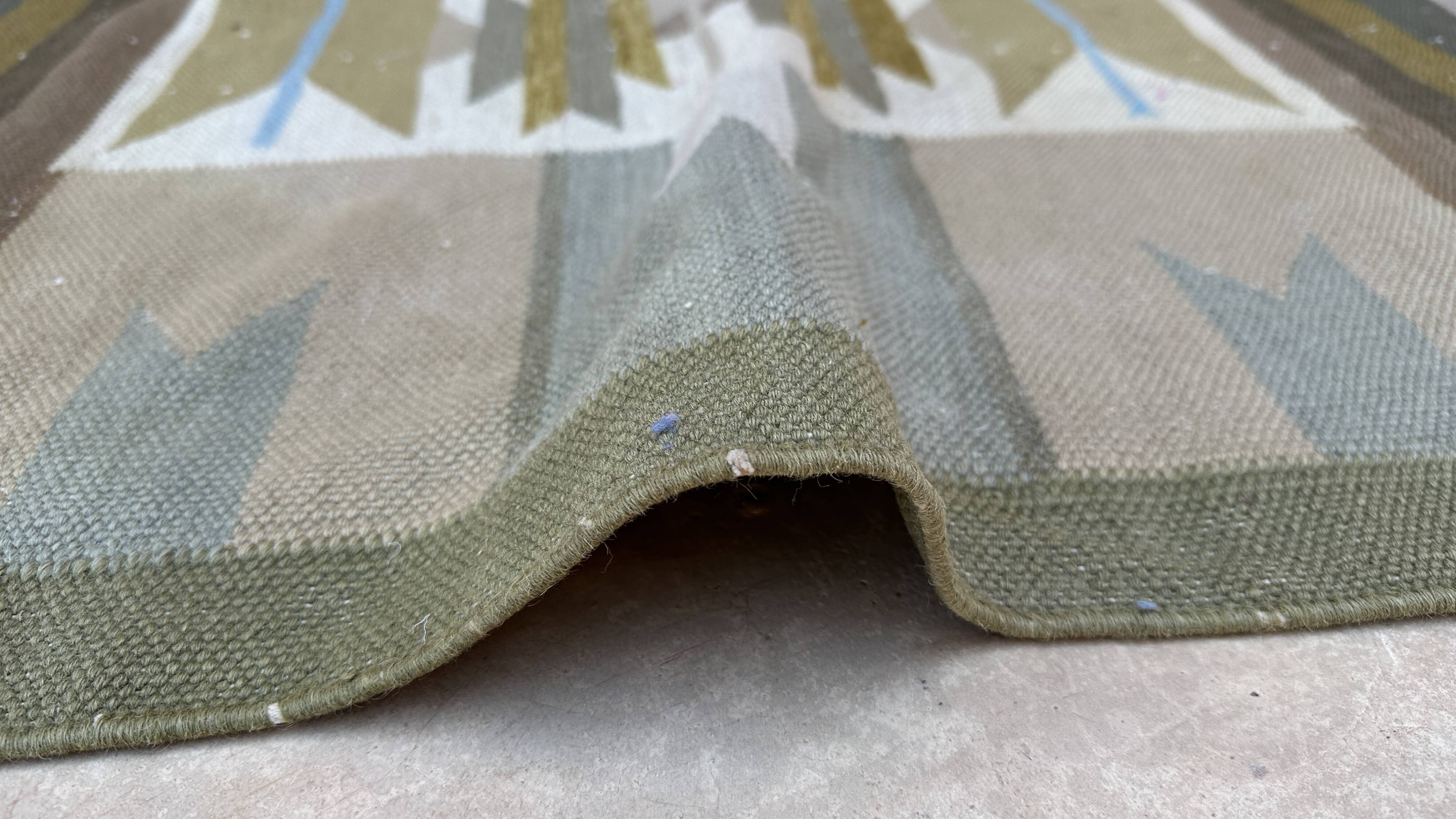 Green Moroccan carpet - 117 x 174 cm