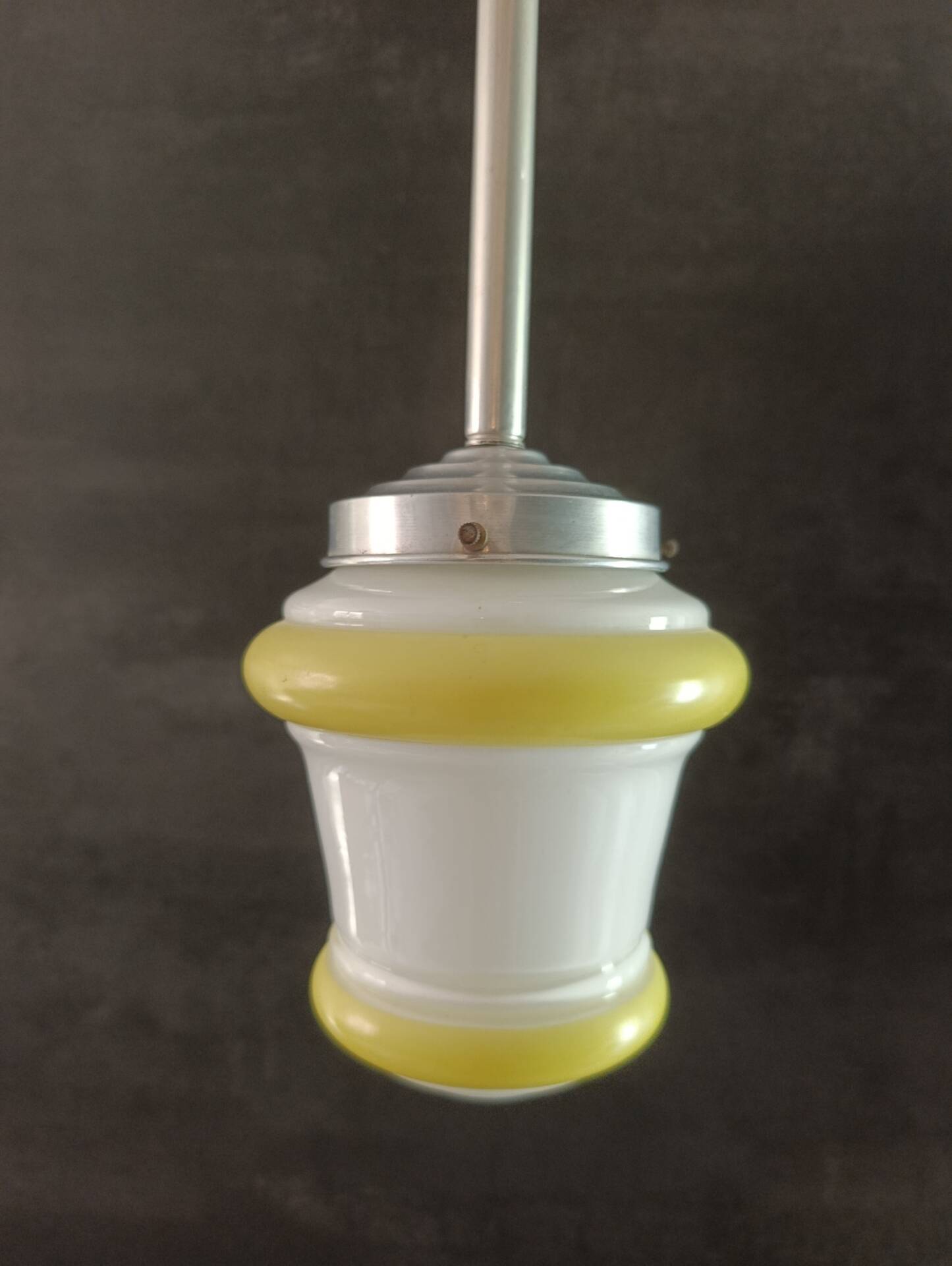 suspension  opaline blanche et jaune | space age - art déco 1950
