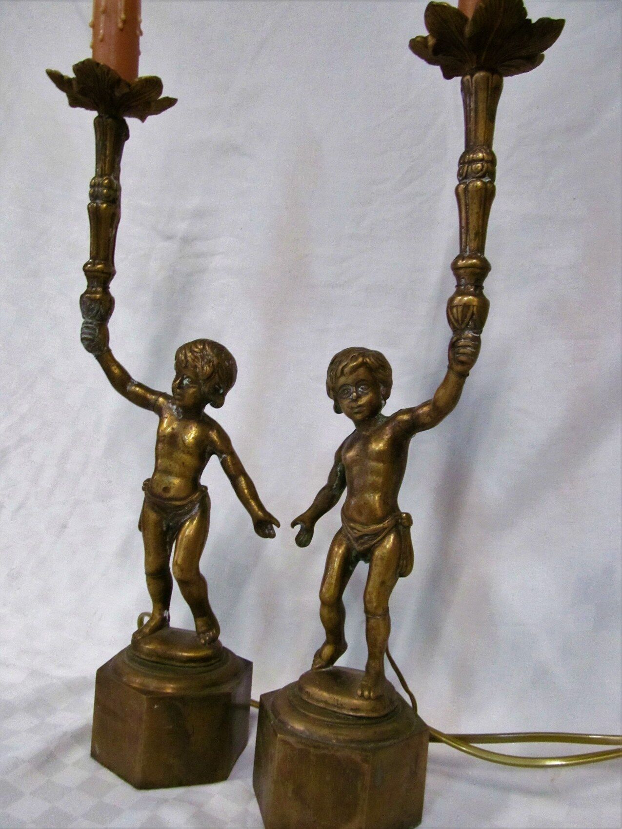 Paire de lampes en bronze