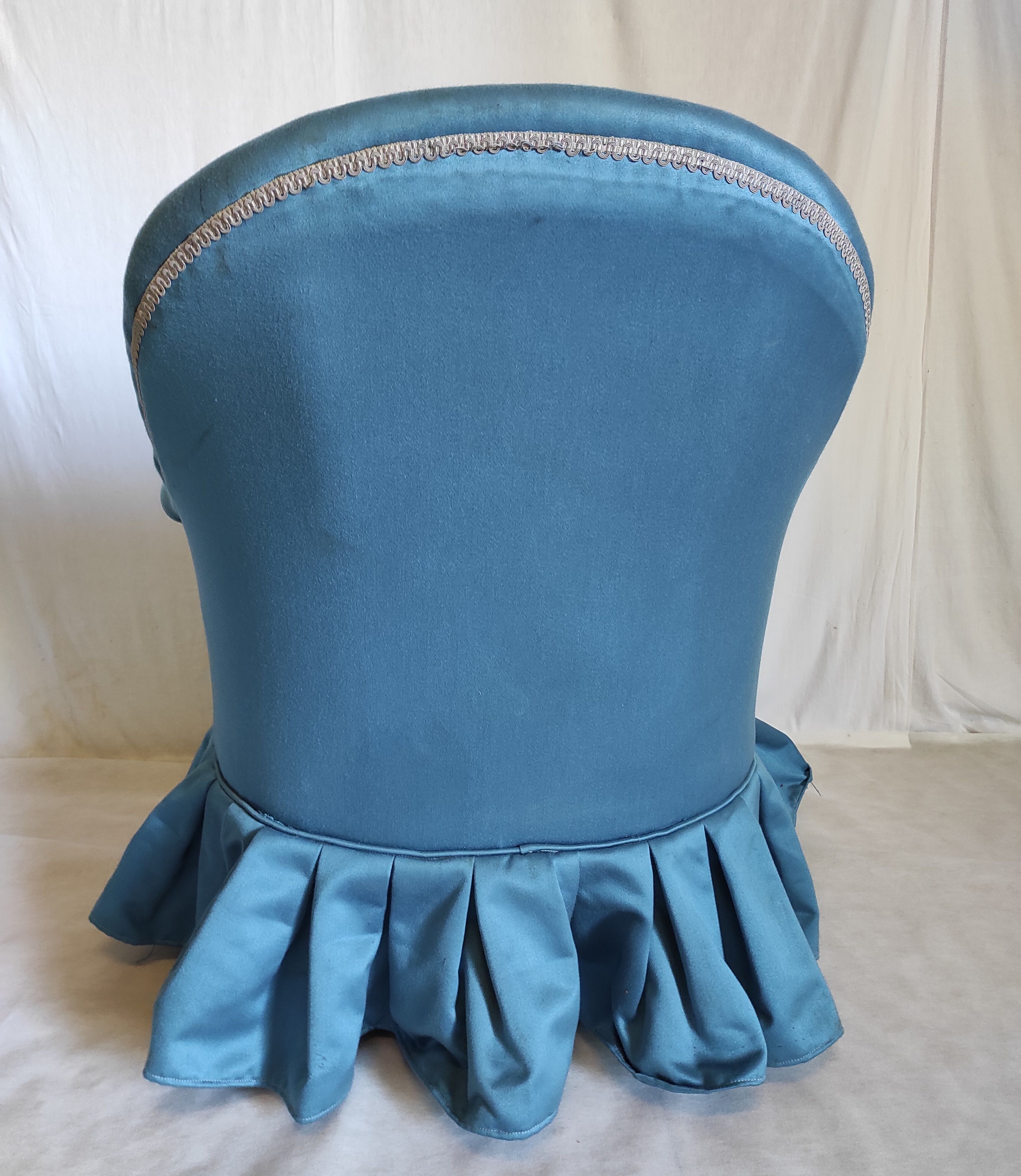 Napoleon III-style toad armchair