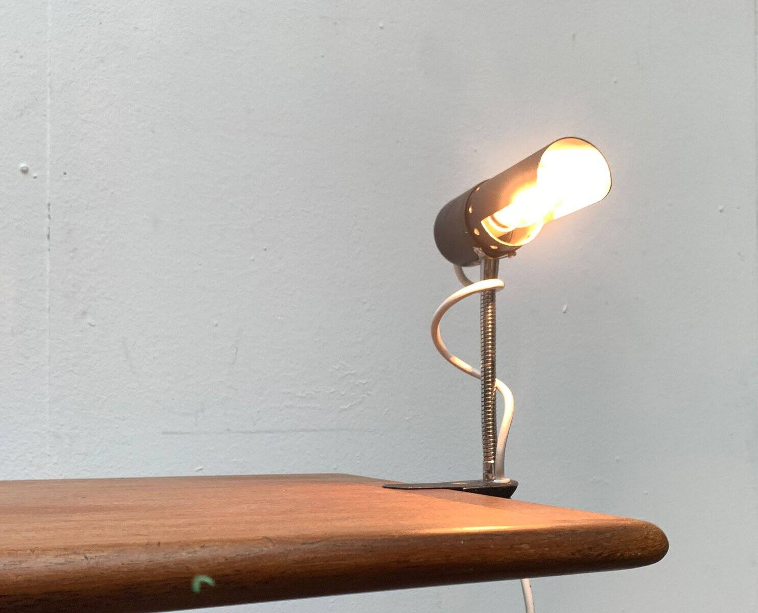 Mid-century minimalist clamp table lamp, 1960s