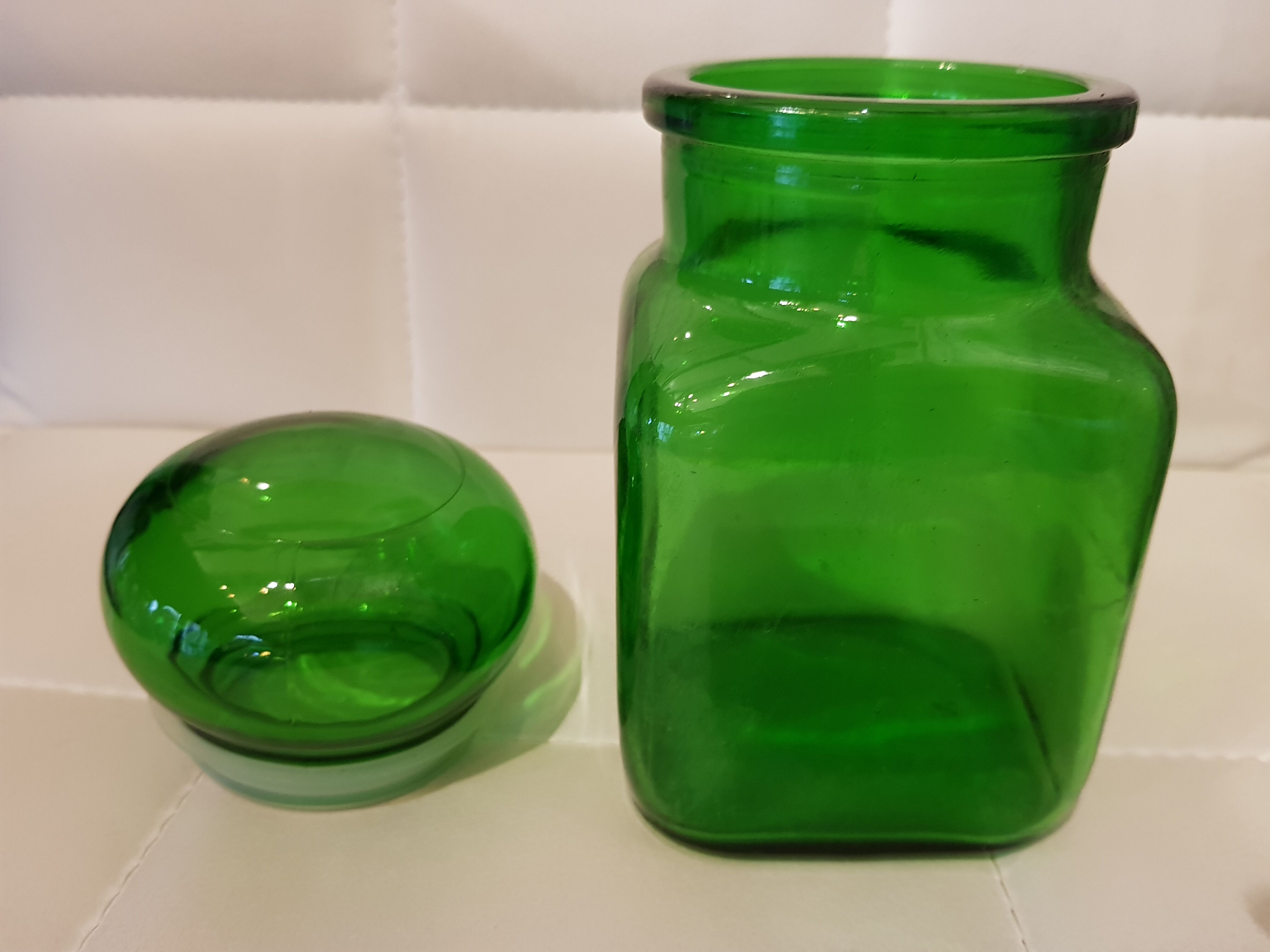Pot d'apothicaire vintage en verre vert