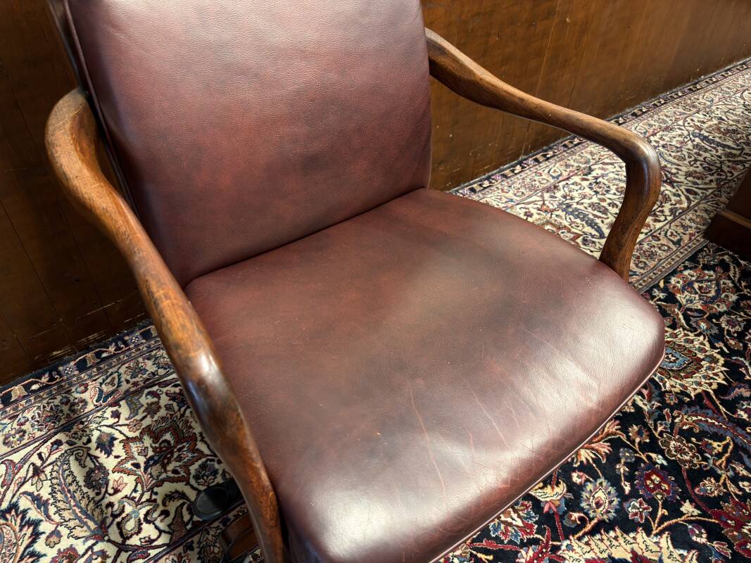 Unique Classic English Desk Set with Conference Table