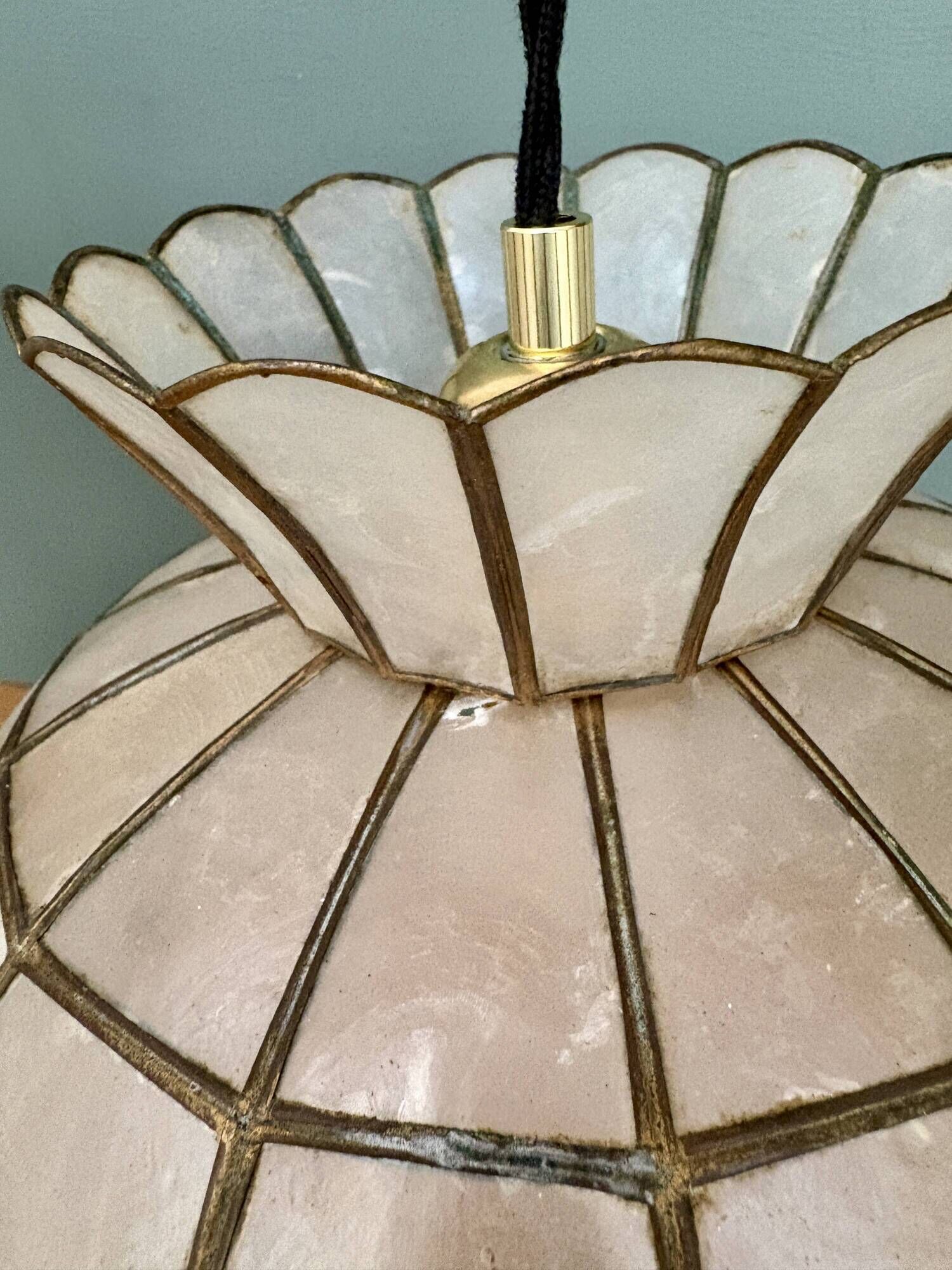 Vintage pearl pendant light