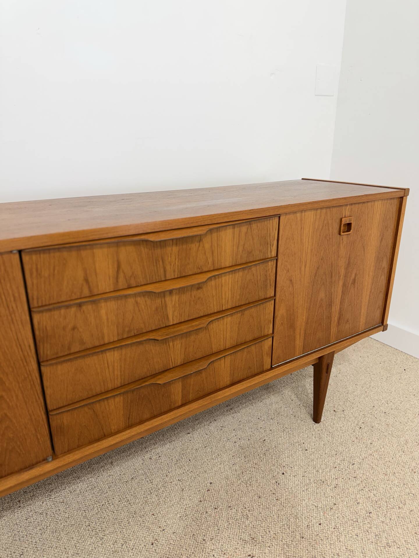 Enfilade ARNO in oak – 1960s/70s