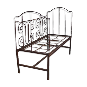 Bench bed