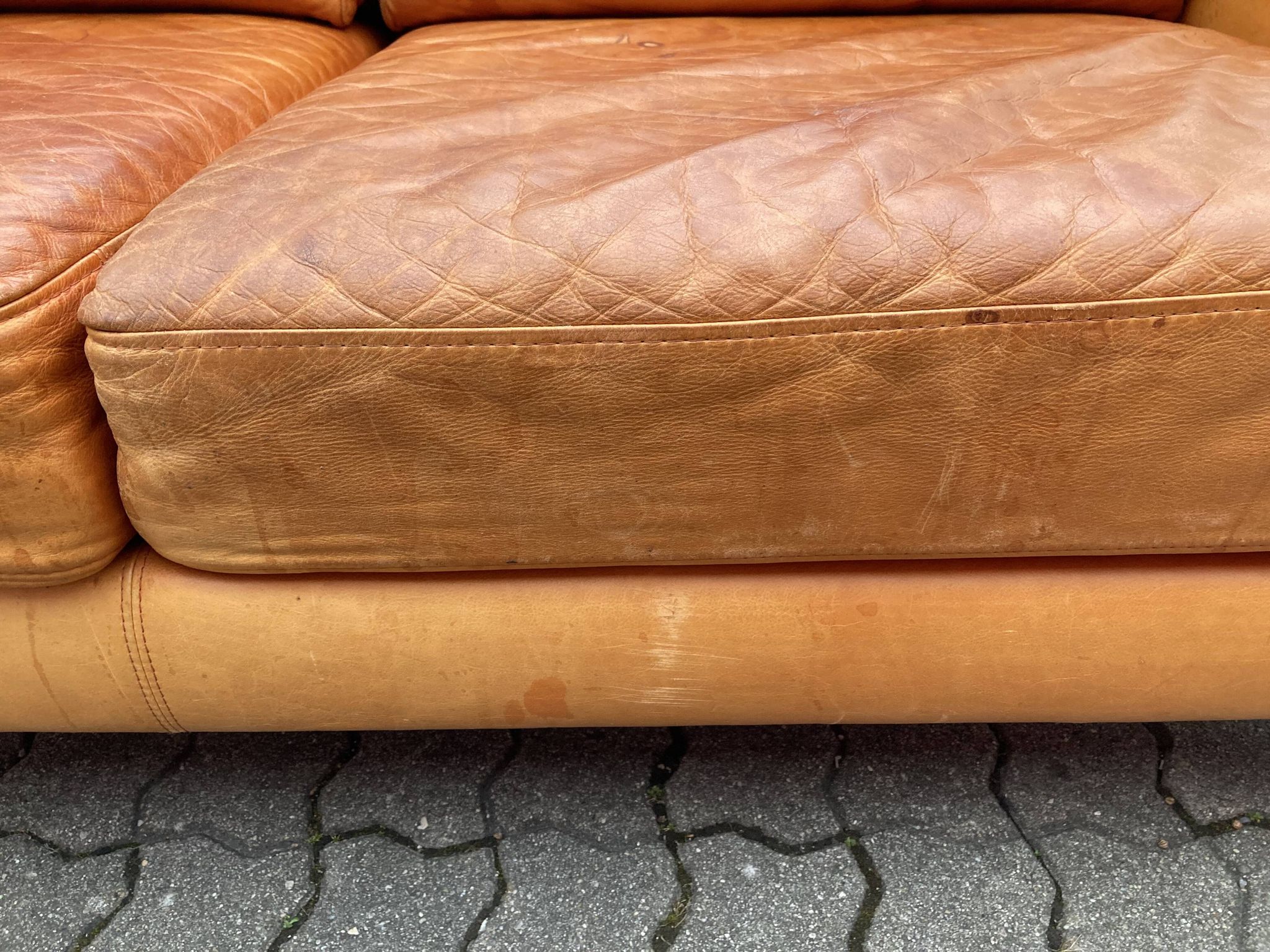 Canapé en cuir cognac vintage danois moderne du milieu du siècle