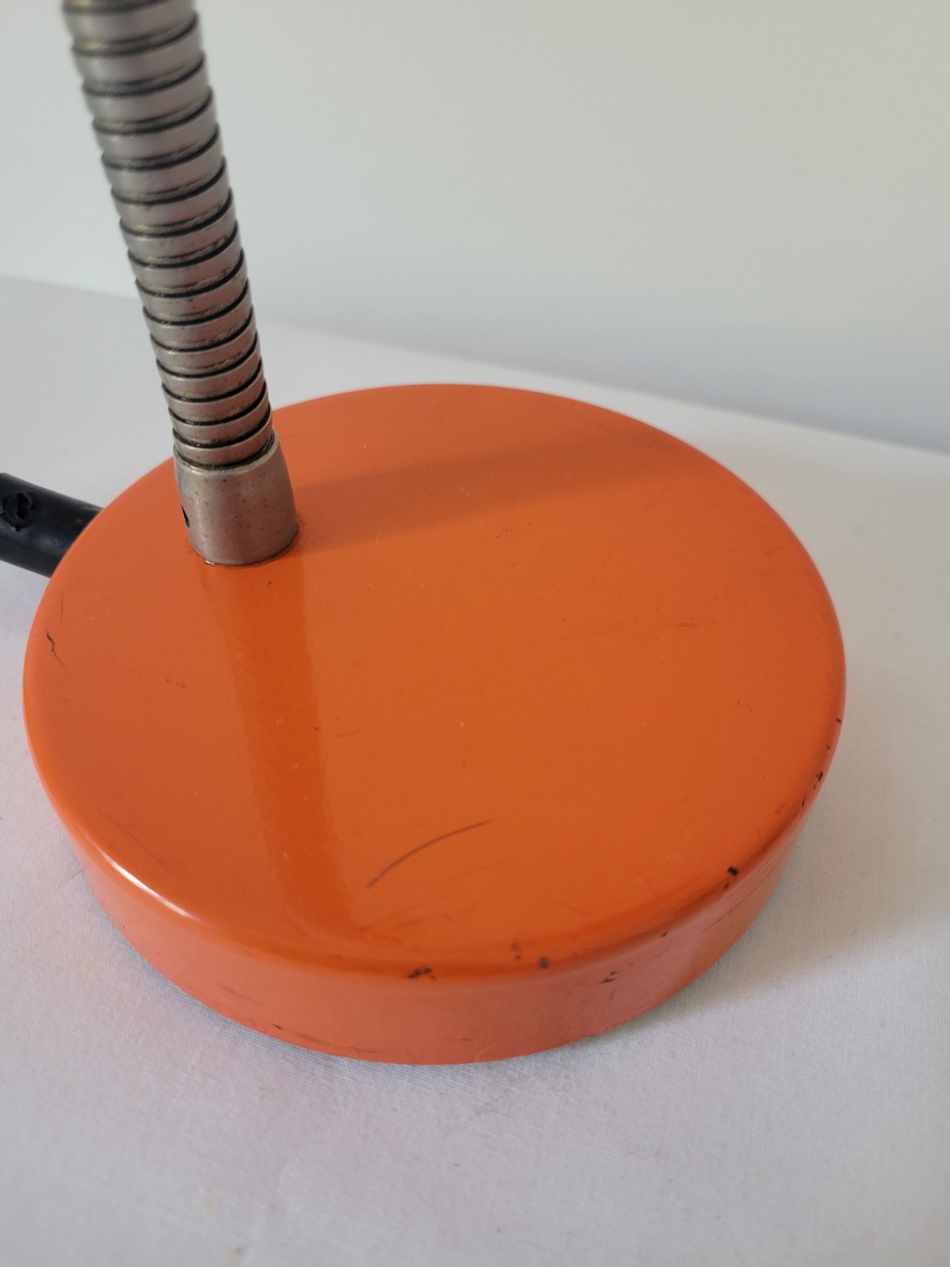 Flexible desk lamp orange