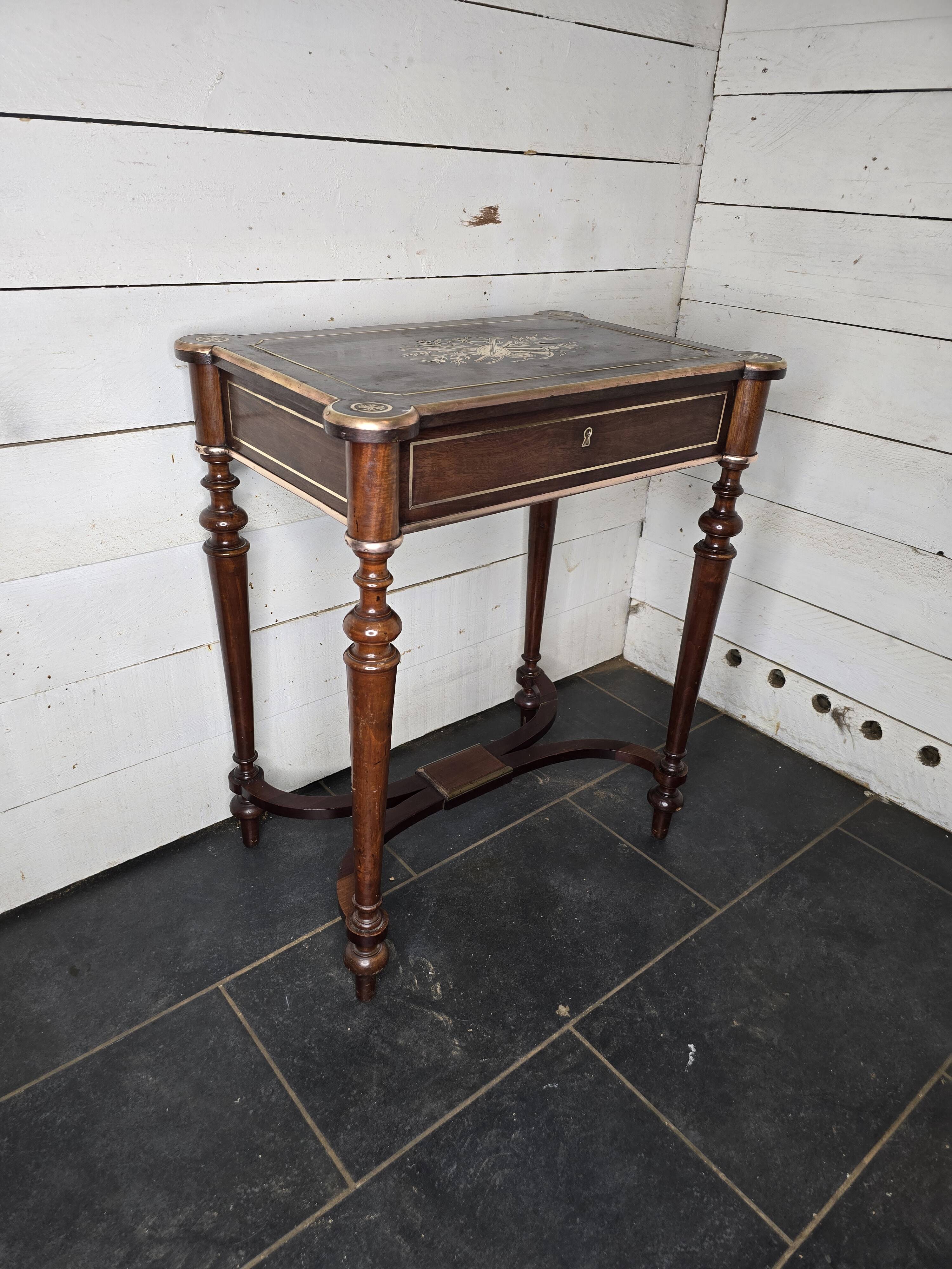 Napoleon III mahogany dressing table