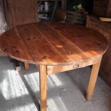 Round farmhouse table
