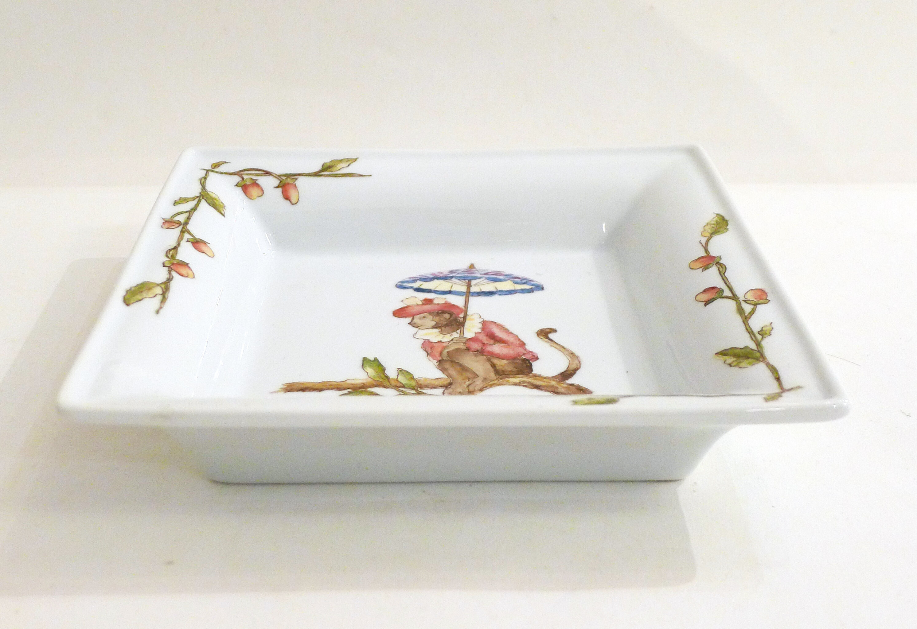 Porcelain monkey ashtray
