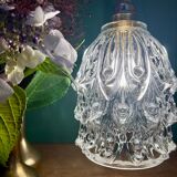 Suspension globe vintage en verre moulé