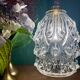 Suspension globe vintage en verre moulé