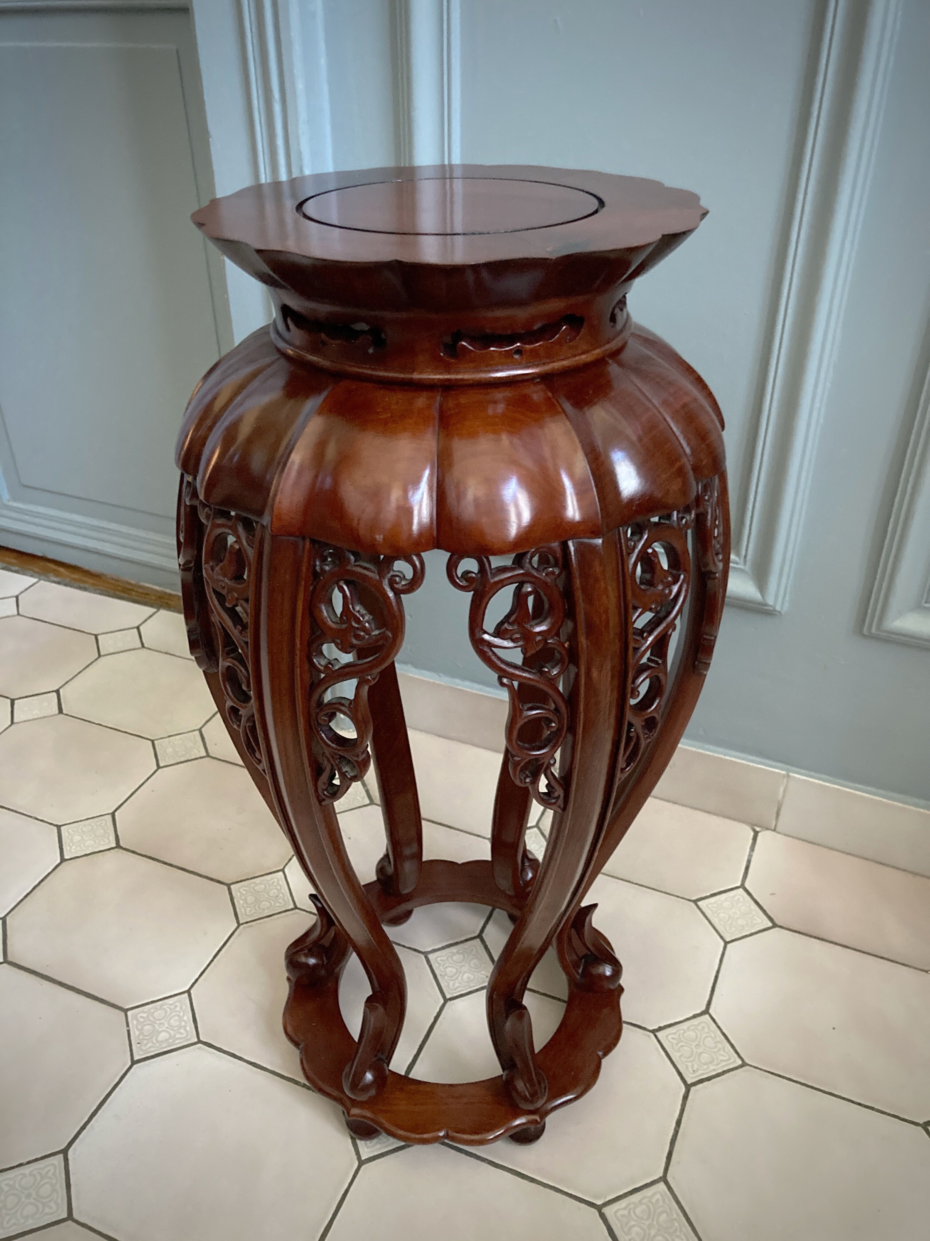 Openwork rosewood gueridon