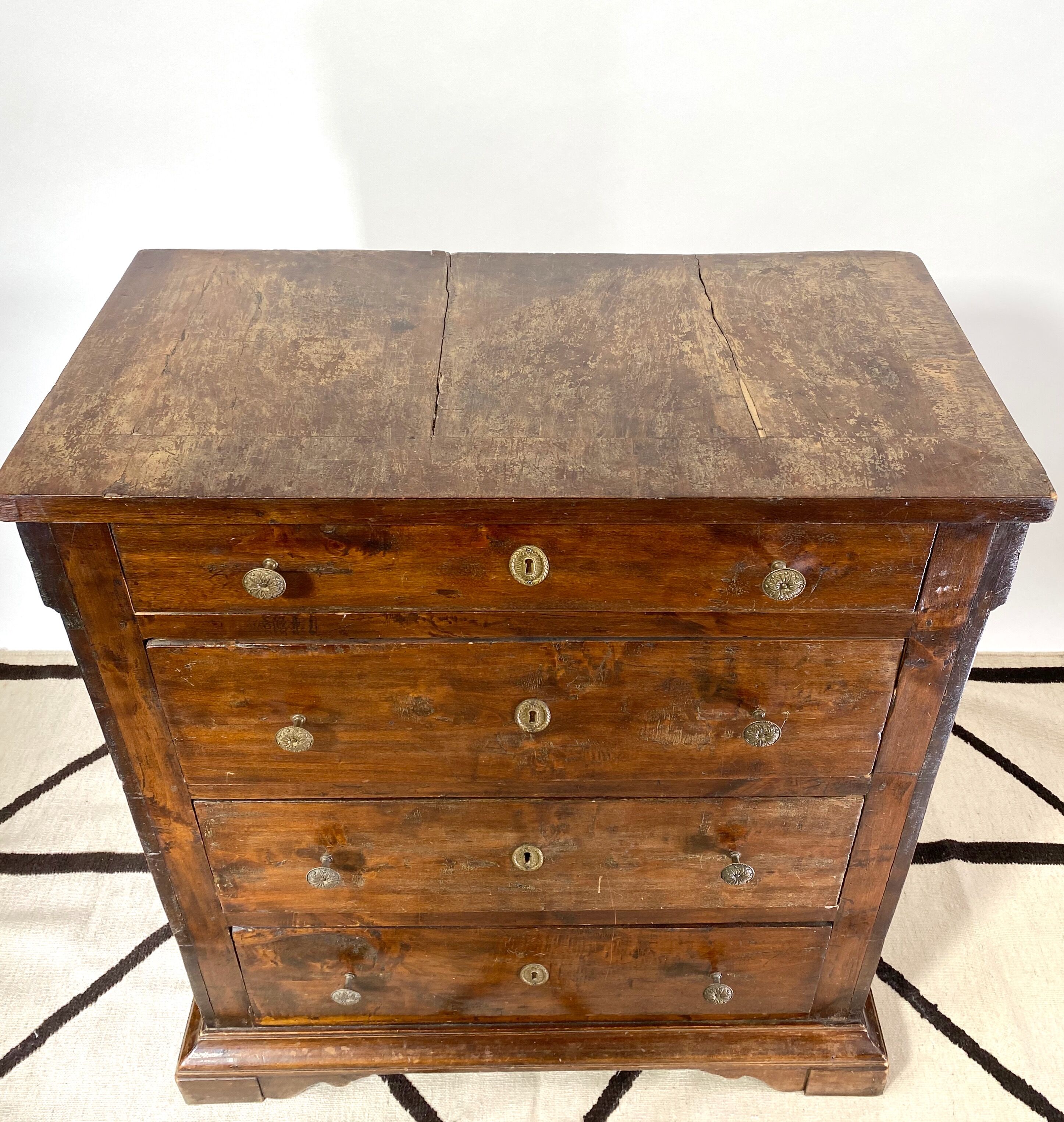 Commodity 4 drawers Northern Italy about 1840