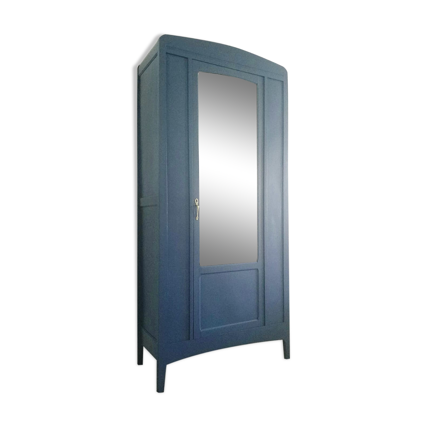 Armoire parisienne