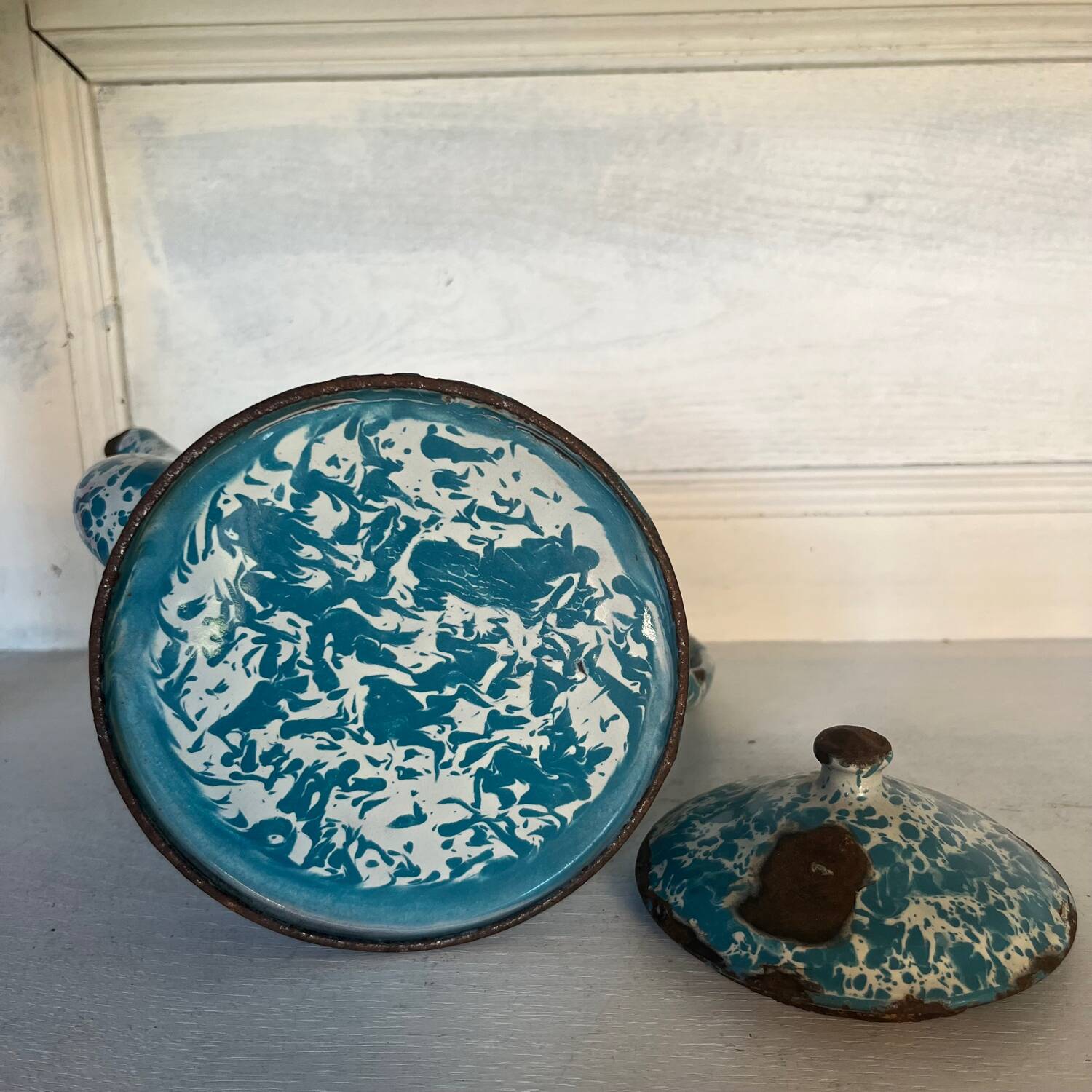 Enameled sheet metal coffee maker