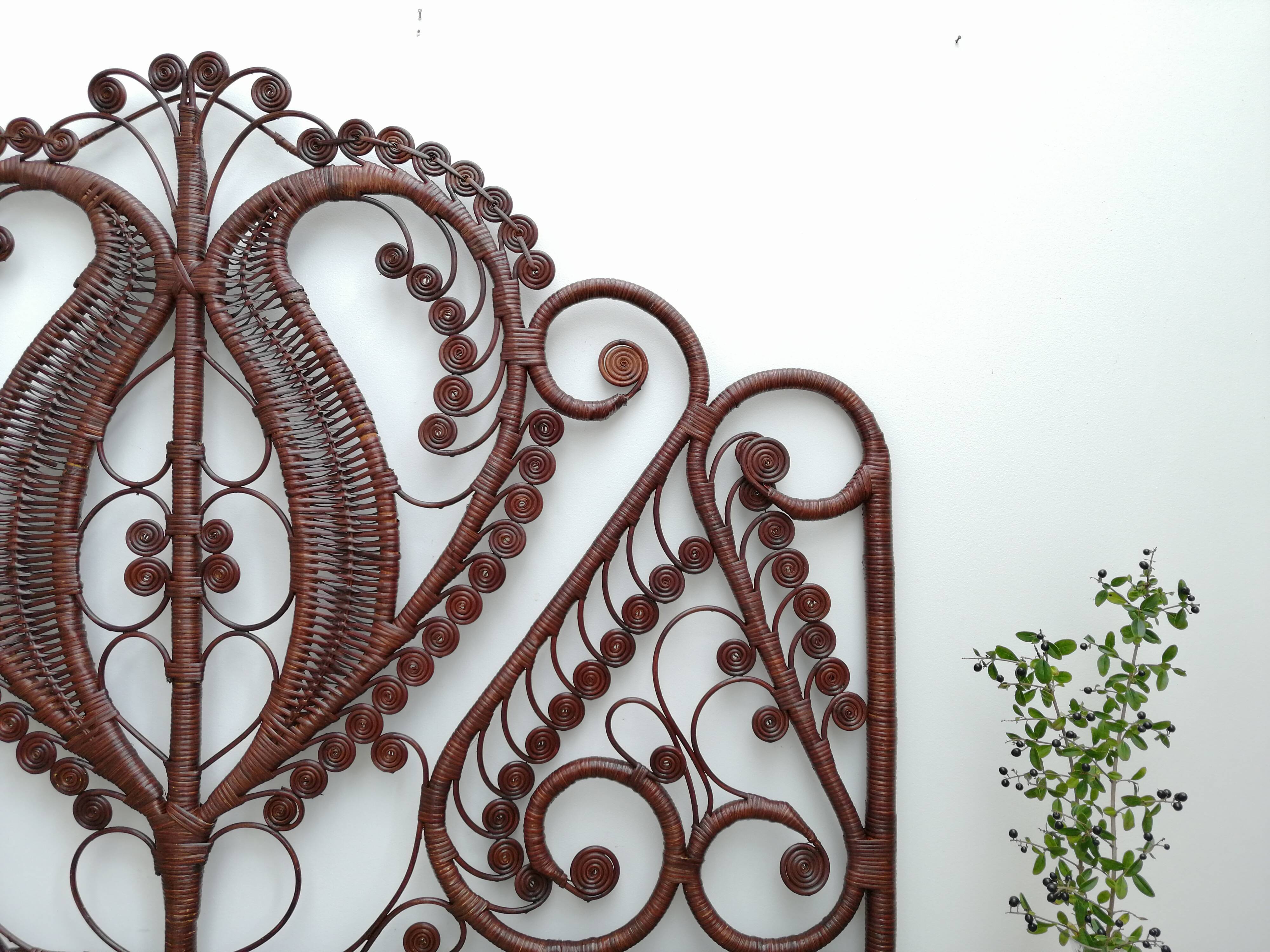 2-seater rattan bedhead